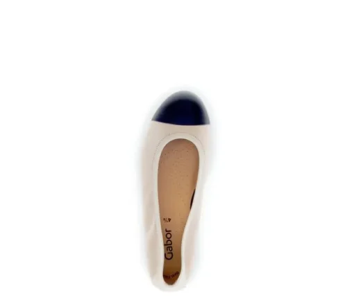Elegante ballerina beige
