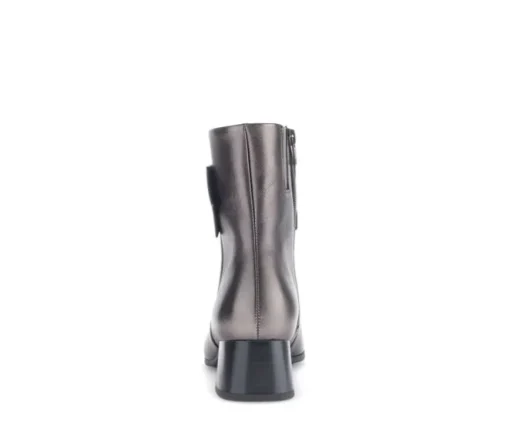 Elegante enkellaarsjes brons