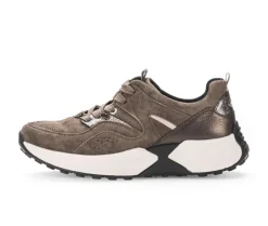 Lage sneaker bruin