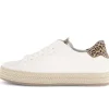 Lage sneaker crème