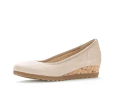 Pump met sleehak beige