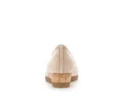 Pump met sleehak beige