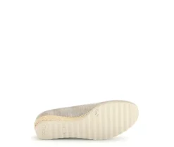 Pump met sleehak beige