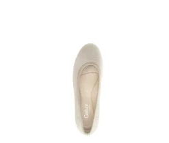 Pump met sleehak beige