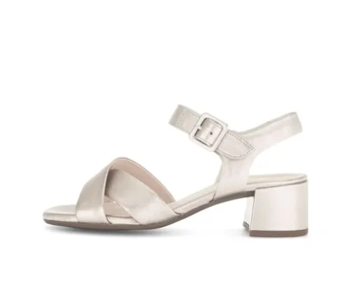 Sandal met riempjes goud