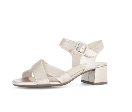 Sandal met riempjes goud