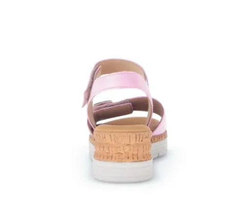 Sandal met riempjes roze