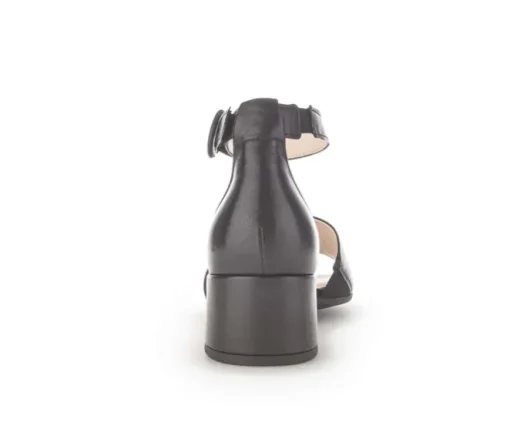 Sandal met riempjes zwart