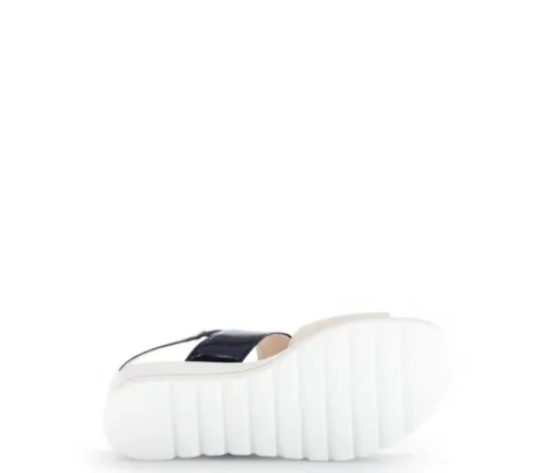 Sandale met plateauzool beige