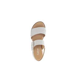 Sandaleno met sleehak beige