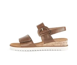 Sandaleno met sleehak bruin